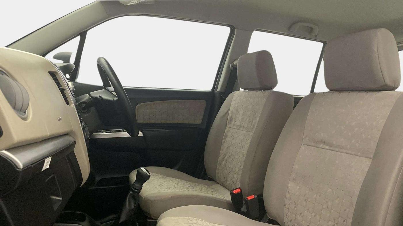 2016 Maruti Wagon R 1.0 VXI, Petrol, Manual, 13,109 km, Right Side Front Door Cabin