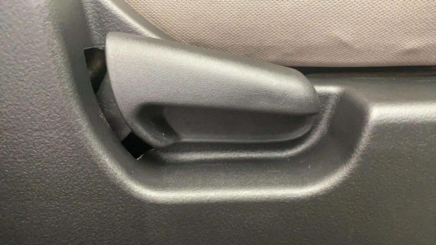 2016 Maruti Wagon R 1.0 VXI, Petrol, Manual, 13,109 km, Driver Side Adjustment Panel
