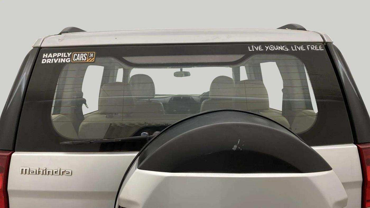 2018 Mahindra TUV300 T6 PLUS, Diesel, Manual, 26,676 km, Rear Windshield