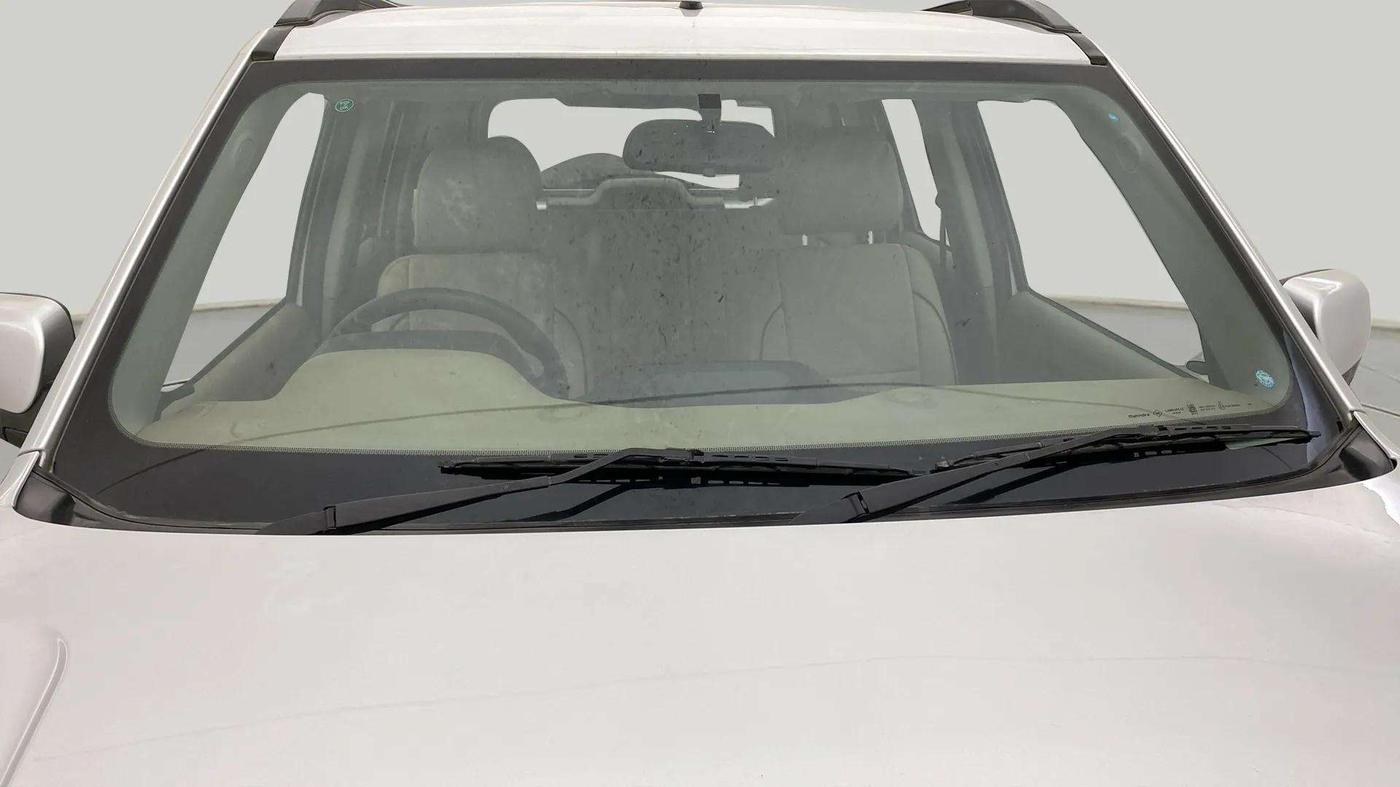 2018 Mahindra TUV300 T6 PLUS, Diesel, Manual, 26,676 km, Front Windshield
