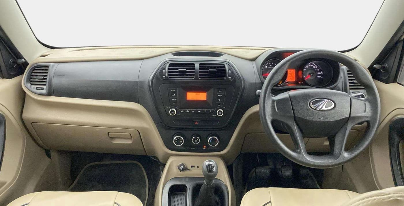 2018 Mahindra TUV300 T6 PLUS, Diesel, Manual, 26,676 km, Dashboard