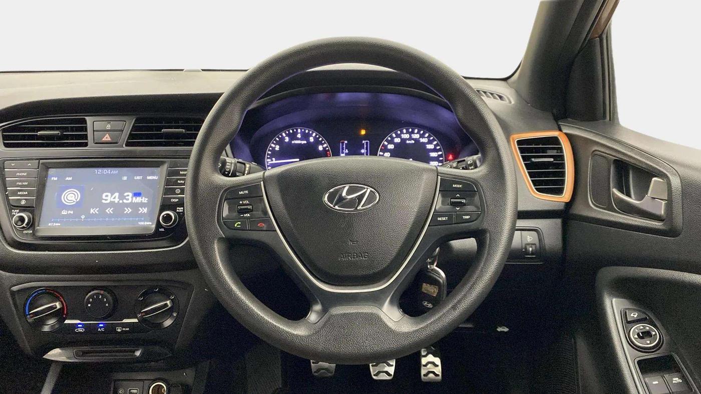 2017 Hyundai i20 Active 1.2 S, Petrol, Manual, 36,572 km, Steering Wheel Close Up