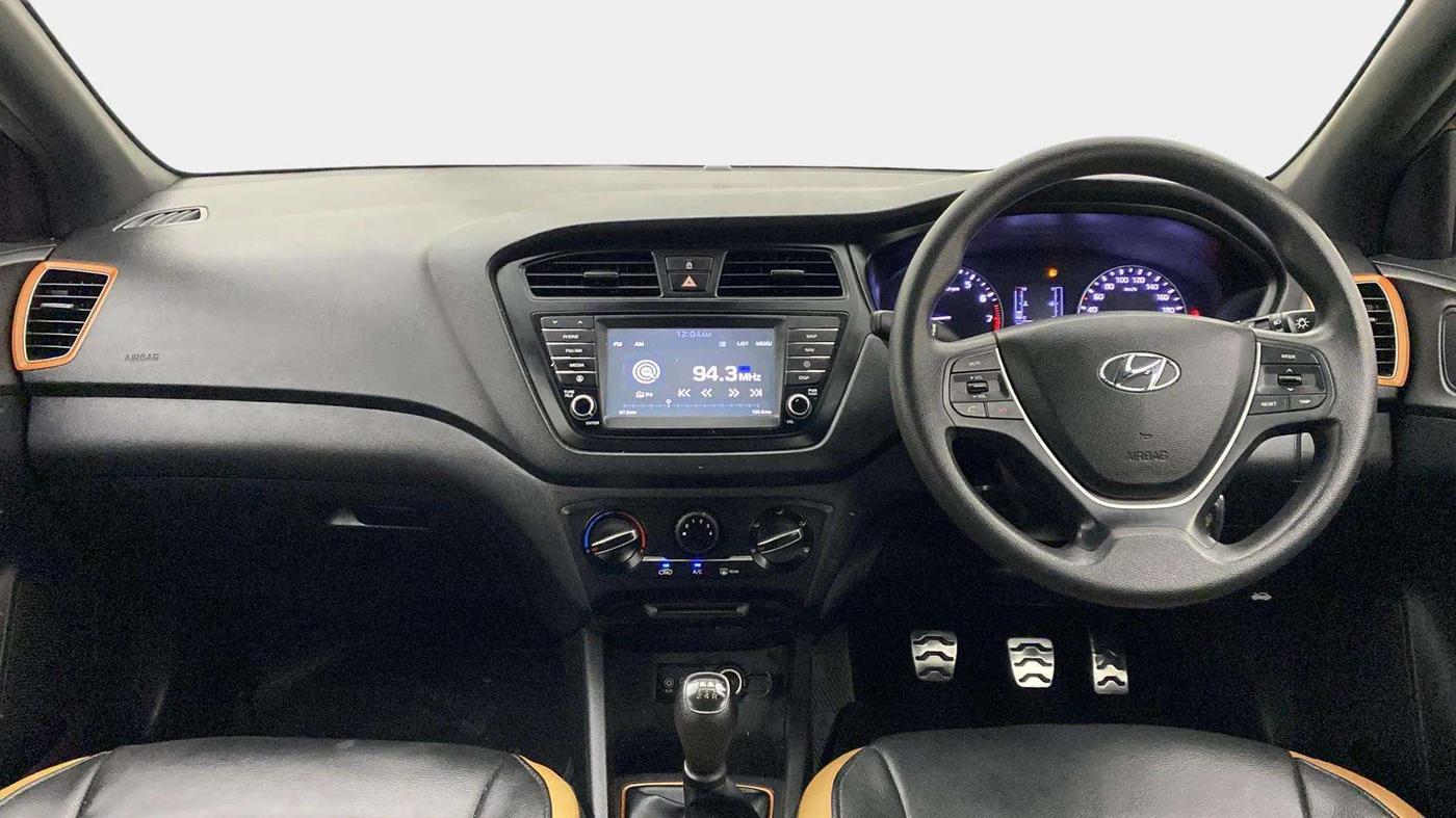 2017 Hyundai i20 Active 1.2 S, Petrol, Manual, 36,572 km, Dashboard