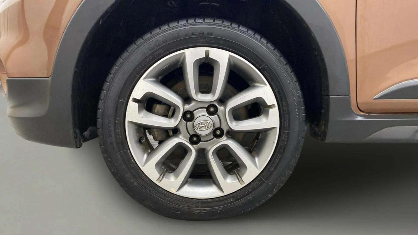 2017 Hyundai i20 Active 1.2 S, Petrol, Manual, 36,572 km, Left Front Wheel
