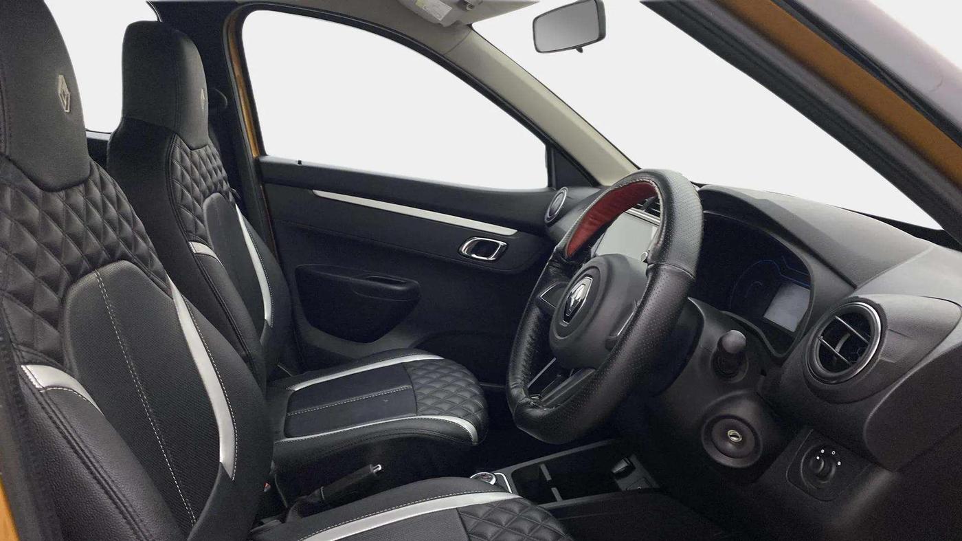 2022 Renault Kwid CLIMBER AMT 1.0, Petrol, Automatic, 11,714 km, Right Side Front Door Cabin