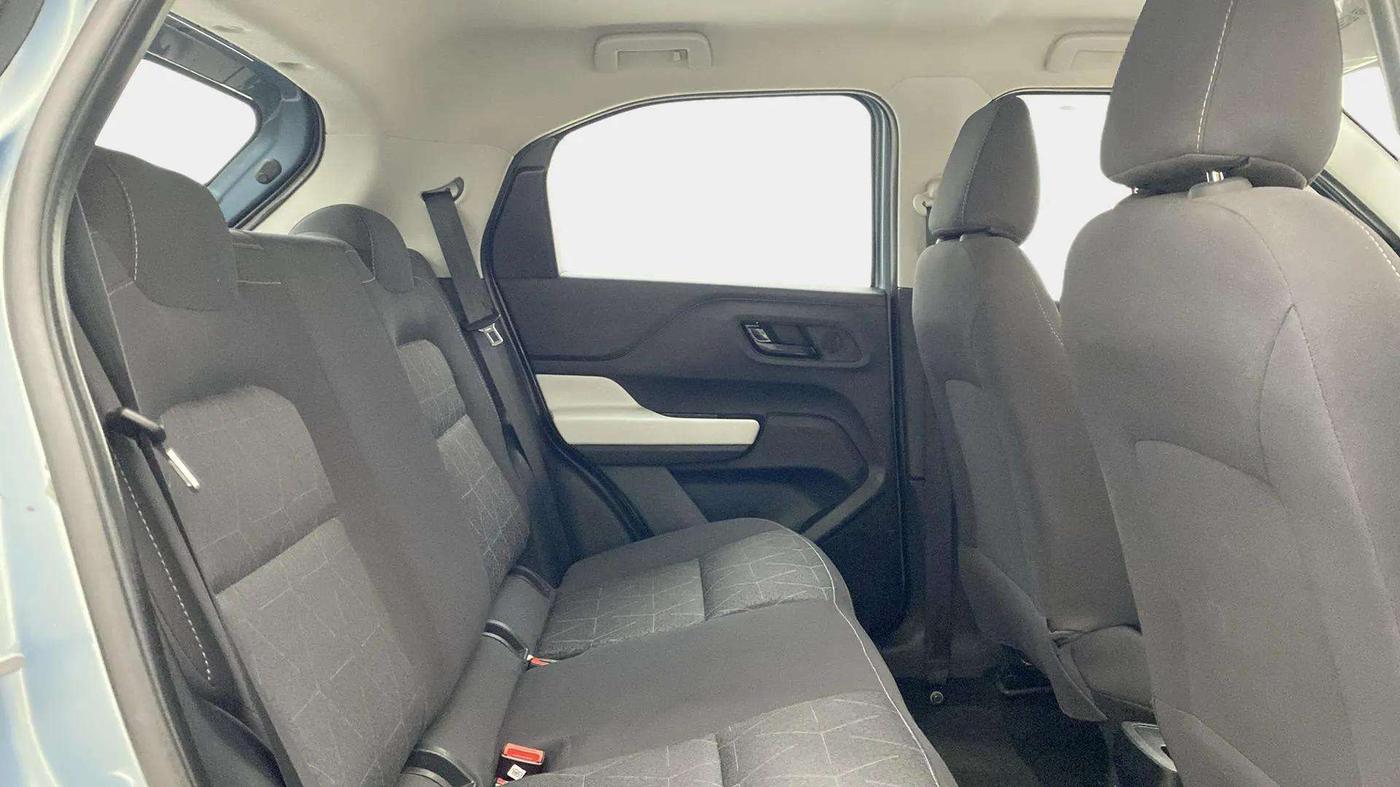 2022 Tata PUNCH ACCOMPLISHED MT, Petrol, Manual, 32,117 km, Right Side Rear Door Cabin