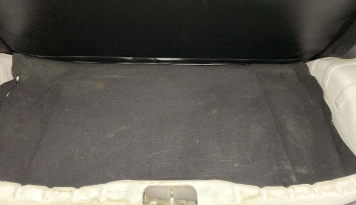 2015 Hyundai Eon ERA +, Petrol, Manual, 9,652 km, Boot Inside