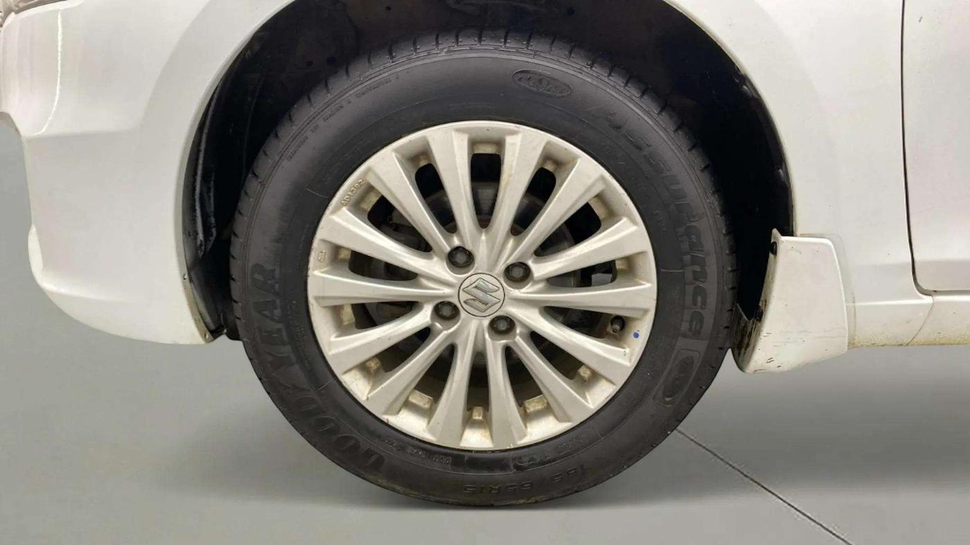 2016 Maruti Ciaz ZXI AT, Petrol, Automatic, 96,365 km, Left Front Wheel