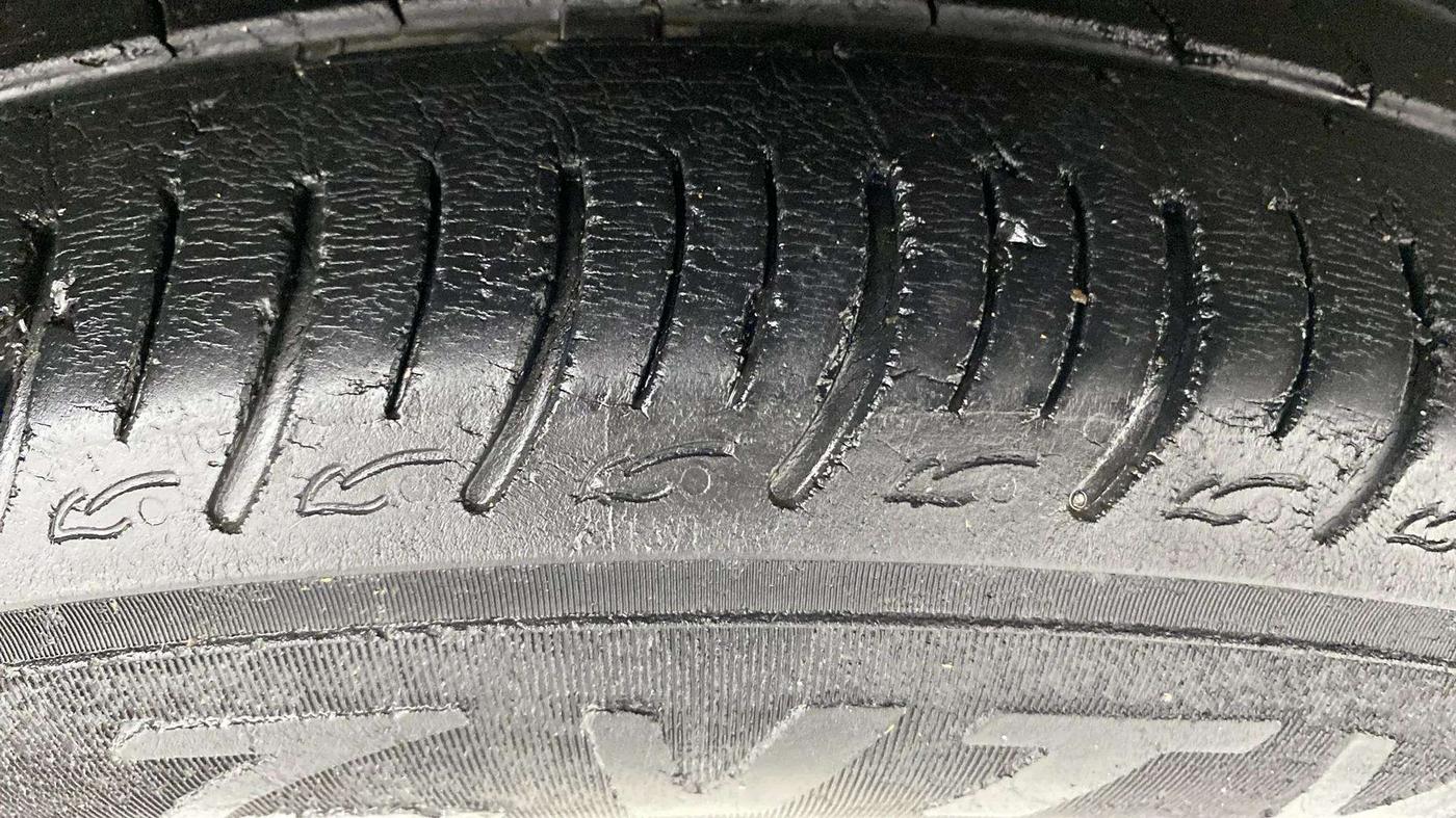 2016 Maruti Ciaz ZXI AT, Petrol, Automatic, 96,365 km, Right Front Tyre Tread