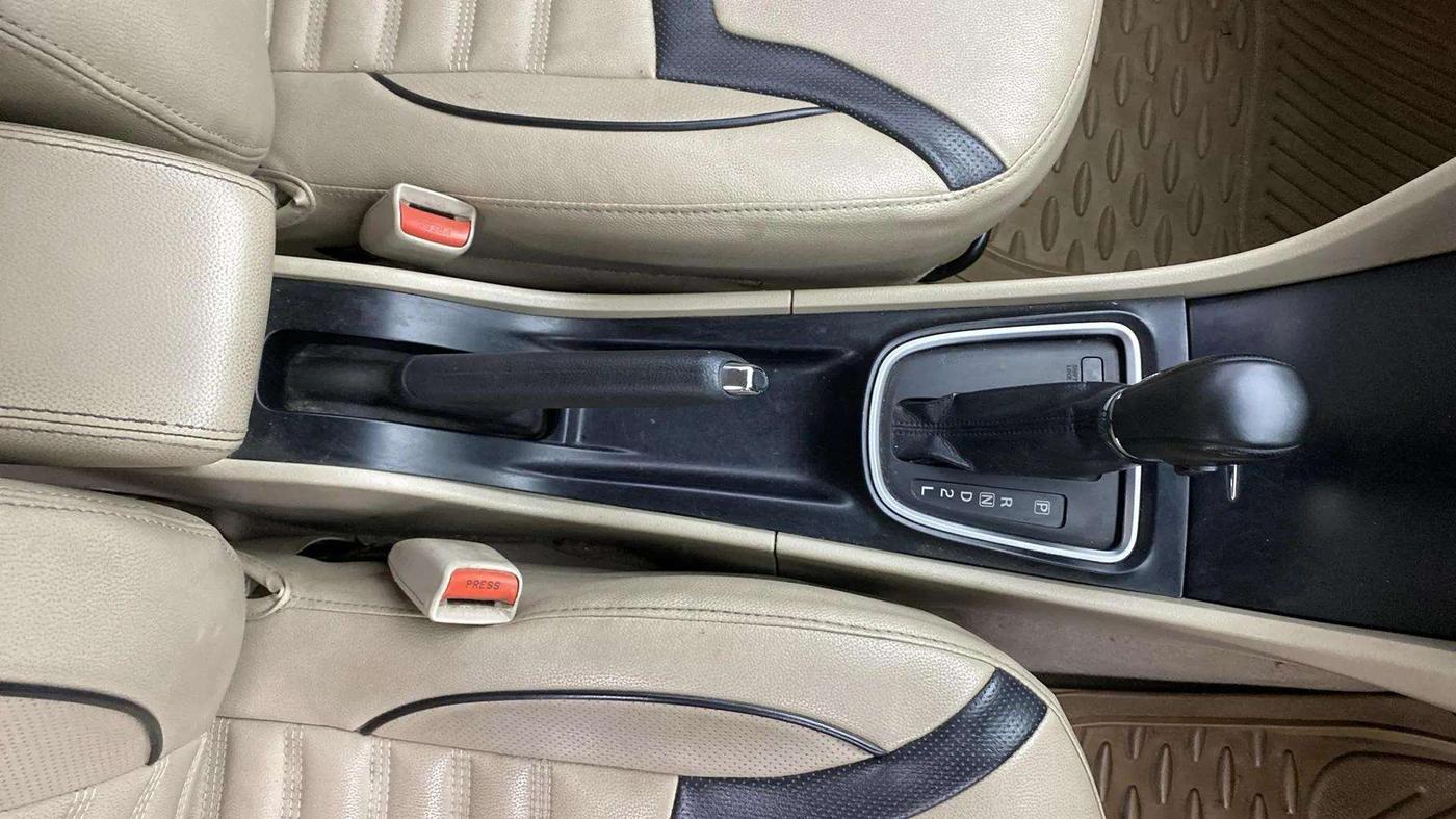 2016 Maruti Ciaz ZXI AT, Petrol, Automatic, 96,365 km, Gear Lever