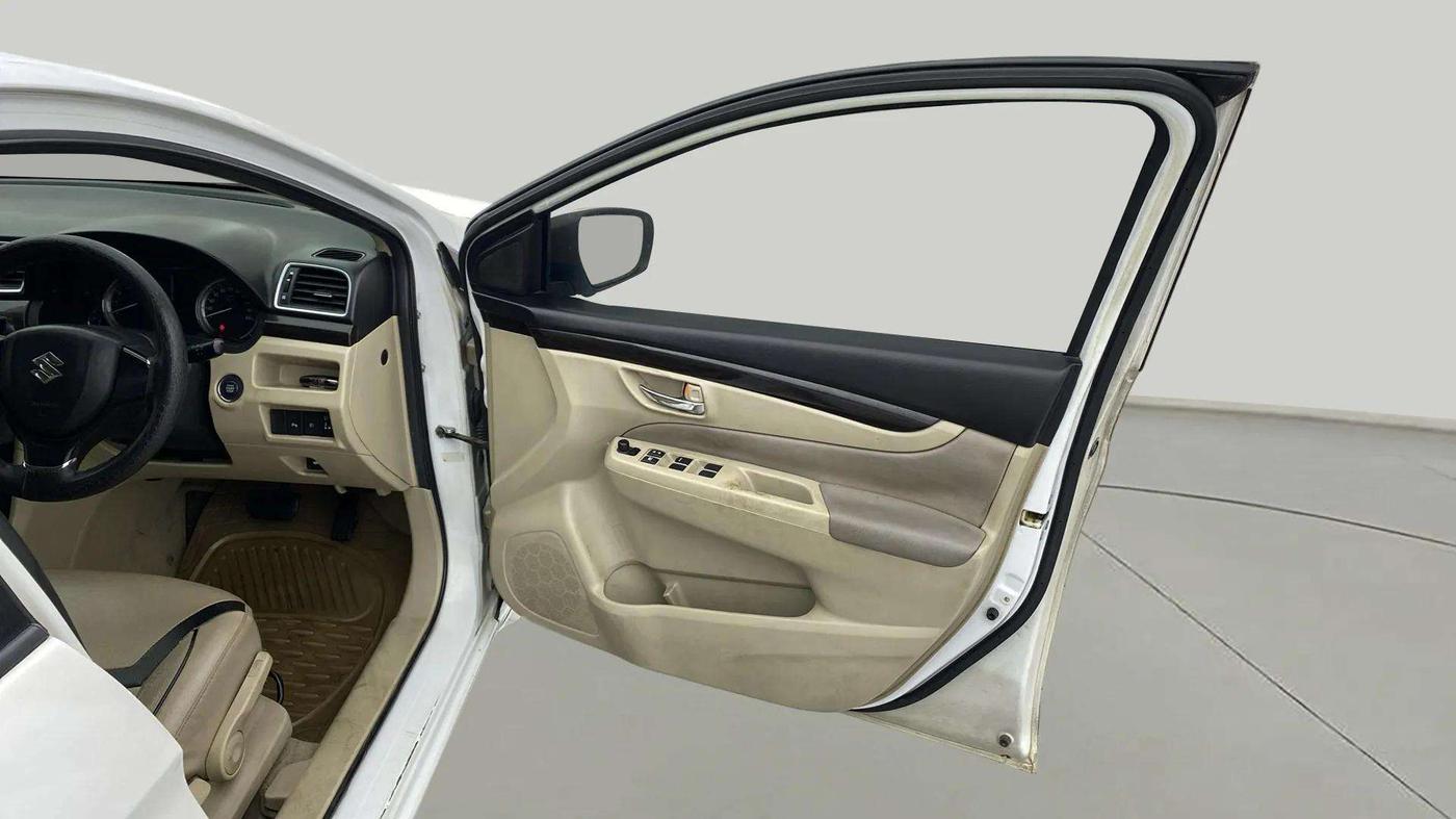 2016 Maruti Ciaz ZXI AT, Petrol, Automatic, 96,365 km, RHS Front Door