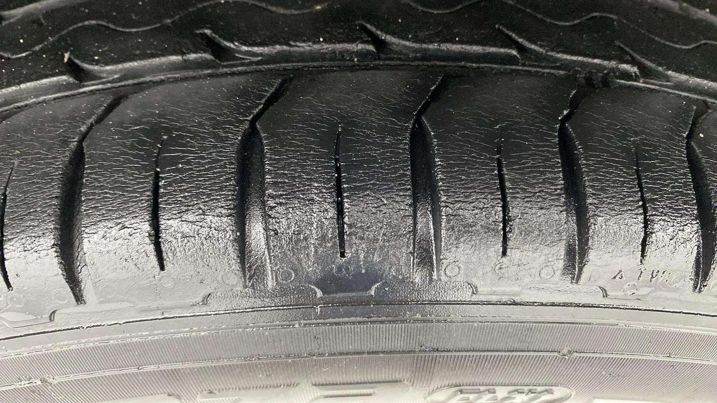 2016 Maruti Ciaz ZXI AT, Petrol, Automatic, 96,365 km, Right Rear Tyre Tread