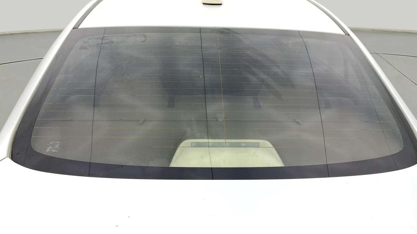 2016 Maruti Ciaz ZXI AT, Petrol, Automatic, 96,365 km, Rear Windshield
