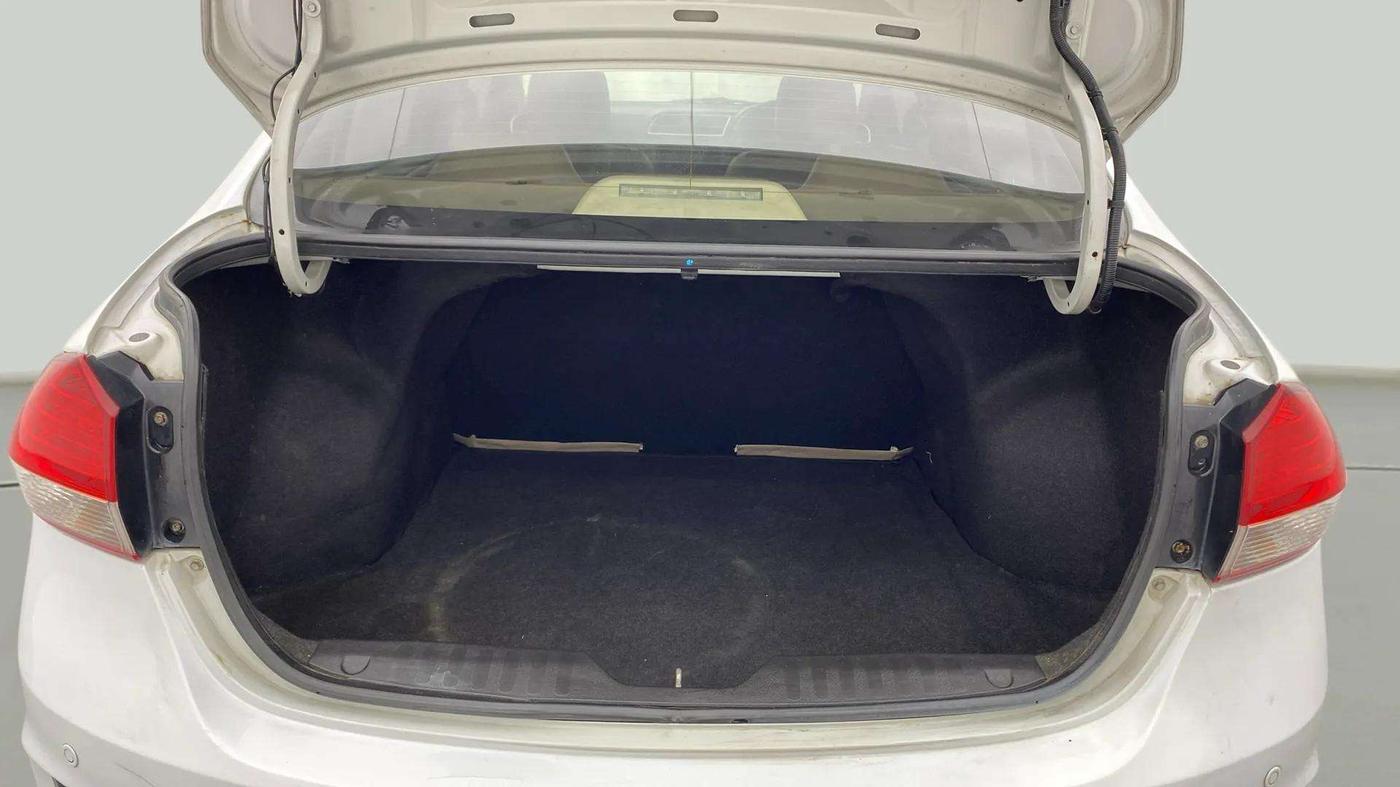 2016 Maruti Ciaz ZXI AT, Petrol, Automatic, 96,365 km, Boot Inside