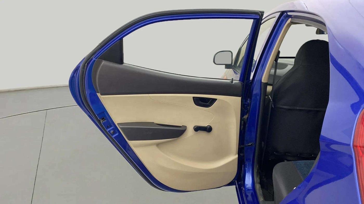 2015 Hyundai Eon MAGNA +, Petrol, Manual, 37,579 km, LHS Rear Door