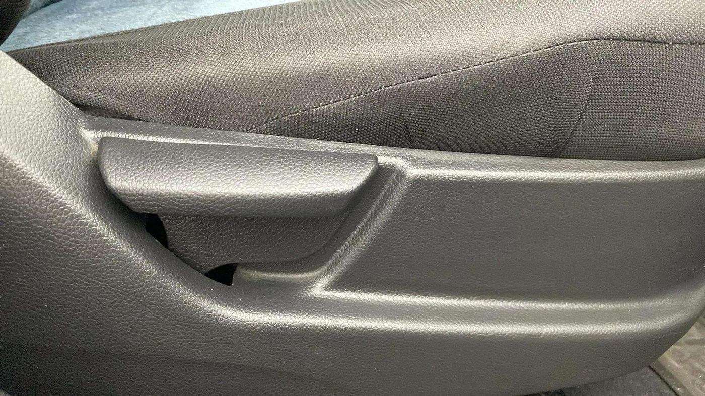 2015 Hyundai Eon MAGNA +, Petrol, Manual, 37,579 km, Driver Side Adjustment Panel