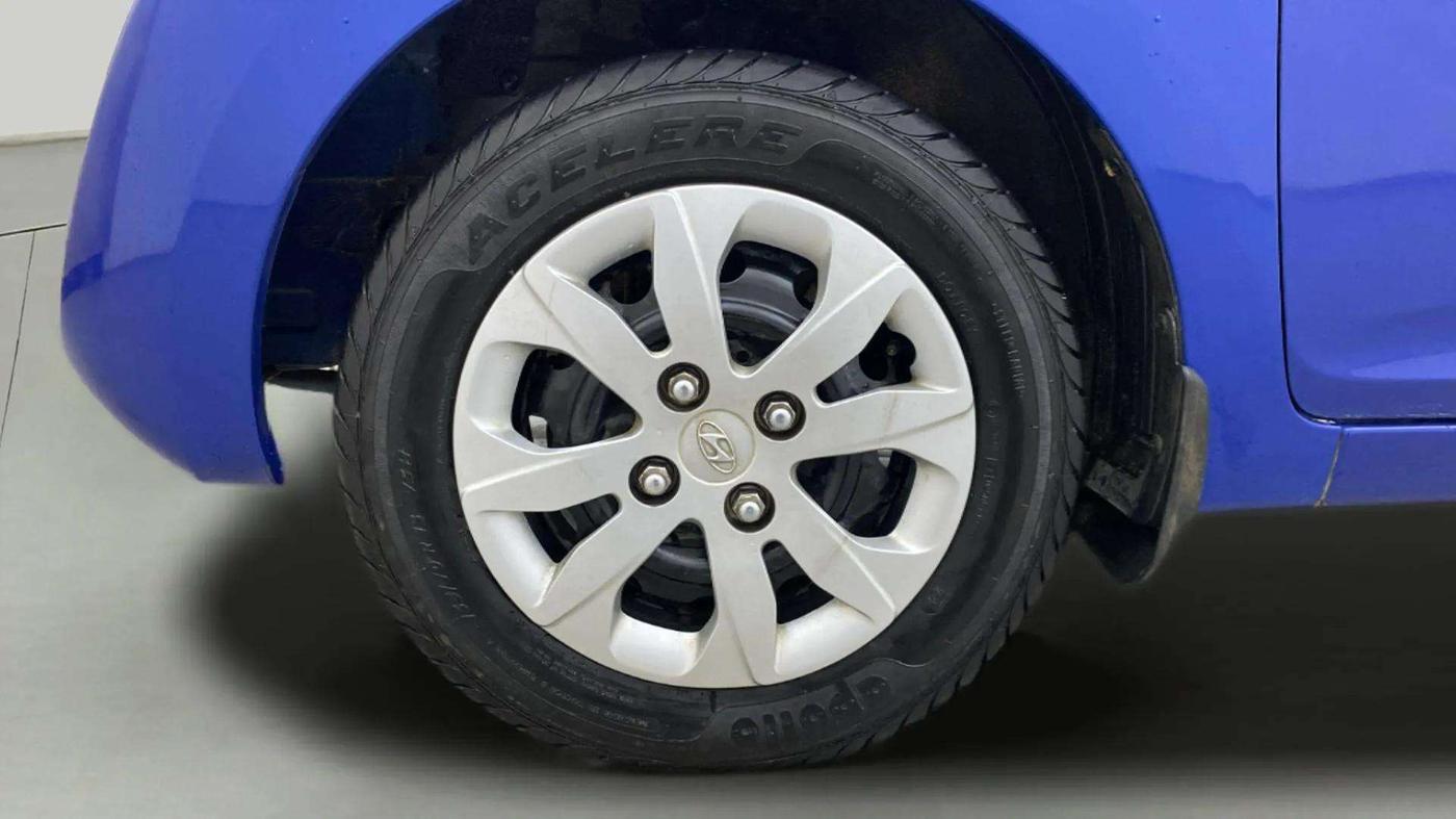 2015 Hyundai Eon MAGNA +, Petrol, Manual, 37,579 km, Left Front Wheel