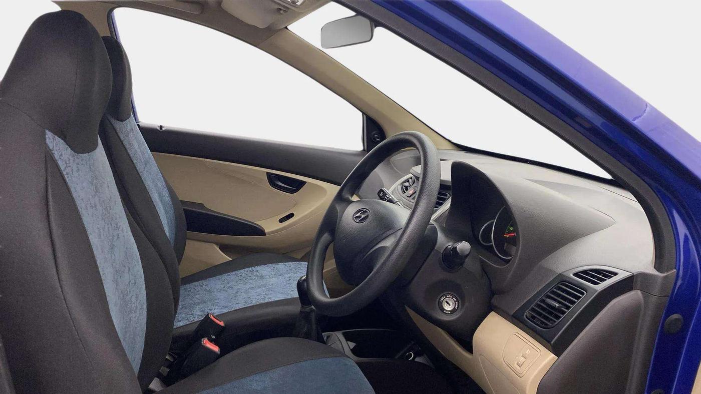 2015 Hyundai Eon MAGNA +, Petrol, Manual, 37,579 km, Right Side Front Door Cabin