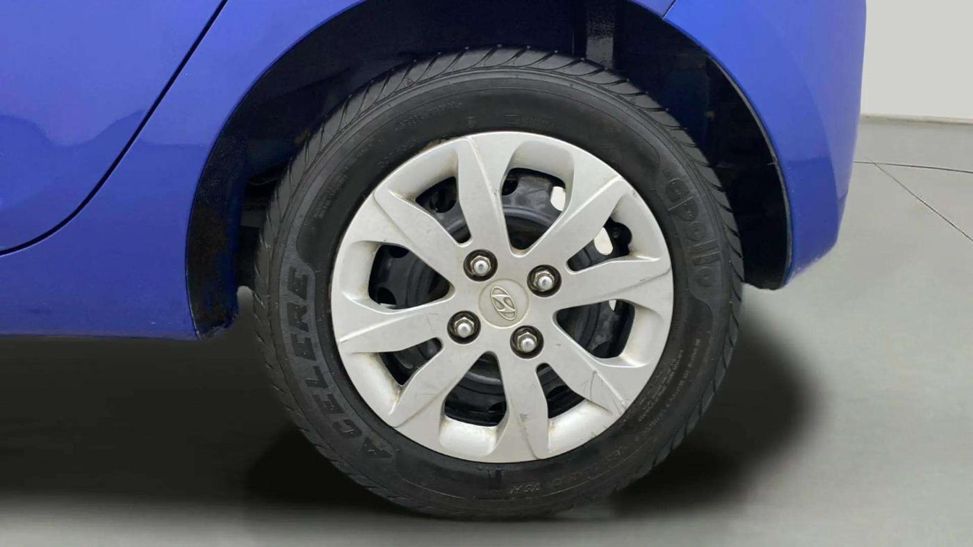 2015 Hyundai Eon MAGNA +, Petrol, Manual, 37,579 km, Left Rear Wheel