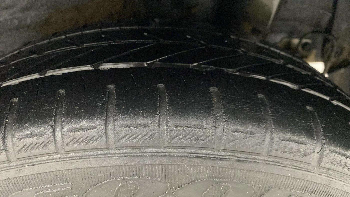 2014 Hyundai Xcent SX 1.2, Petrol, Manual, 37,561 km, Left Rear Tyre Tread