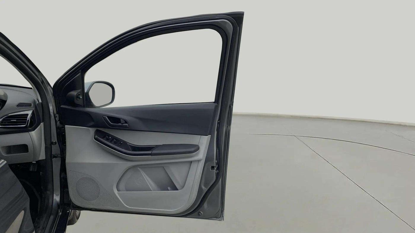 2021 Tata Tiago XT PETROL, Petrol, Manual, 14,141 km, RHS Front Door