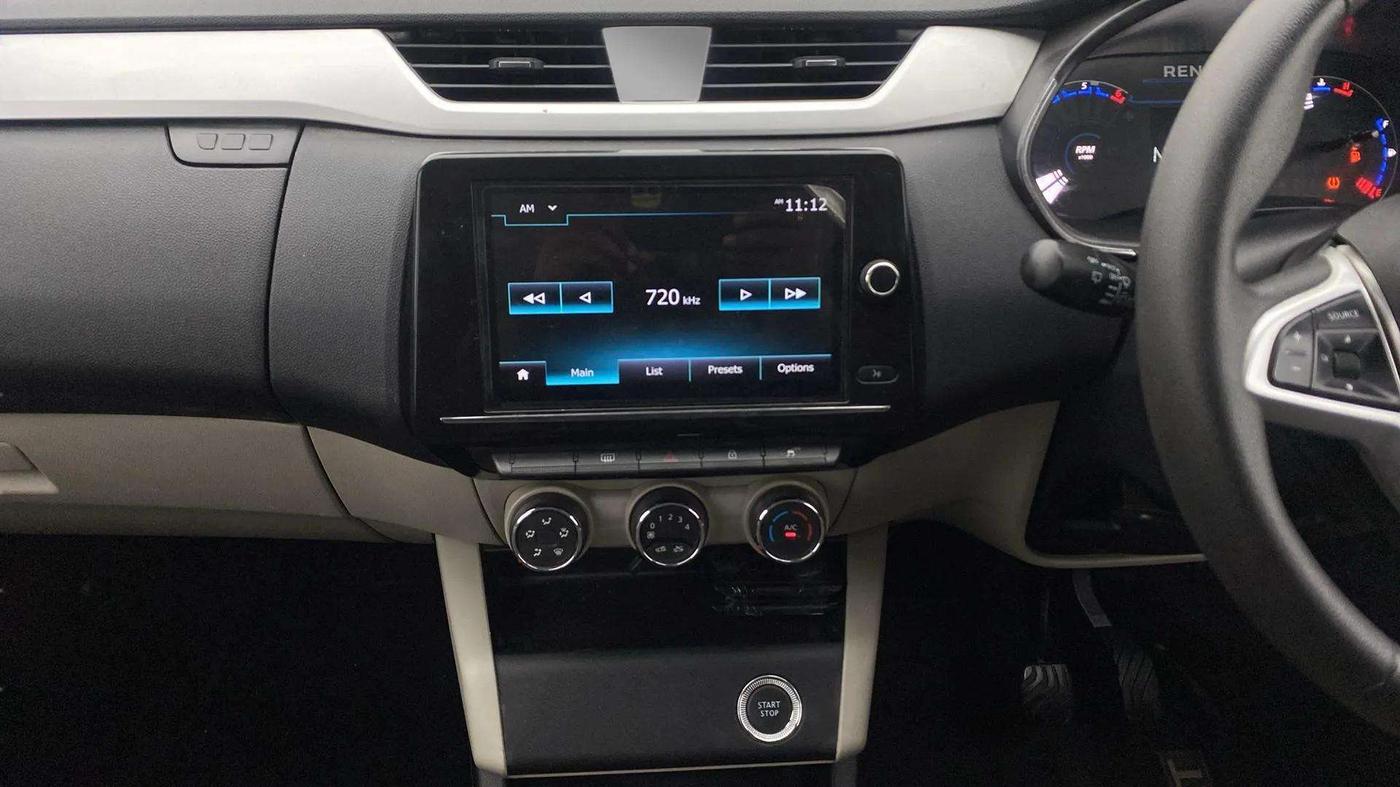 2023 Renault TRIBER RXZ AMT DUAL TONE, Petrol, Automatic, 40,674 km, Air Conditioner