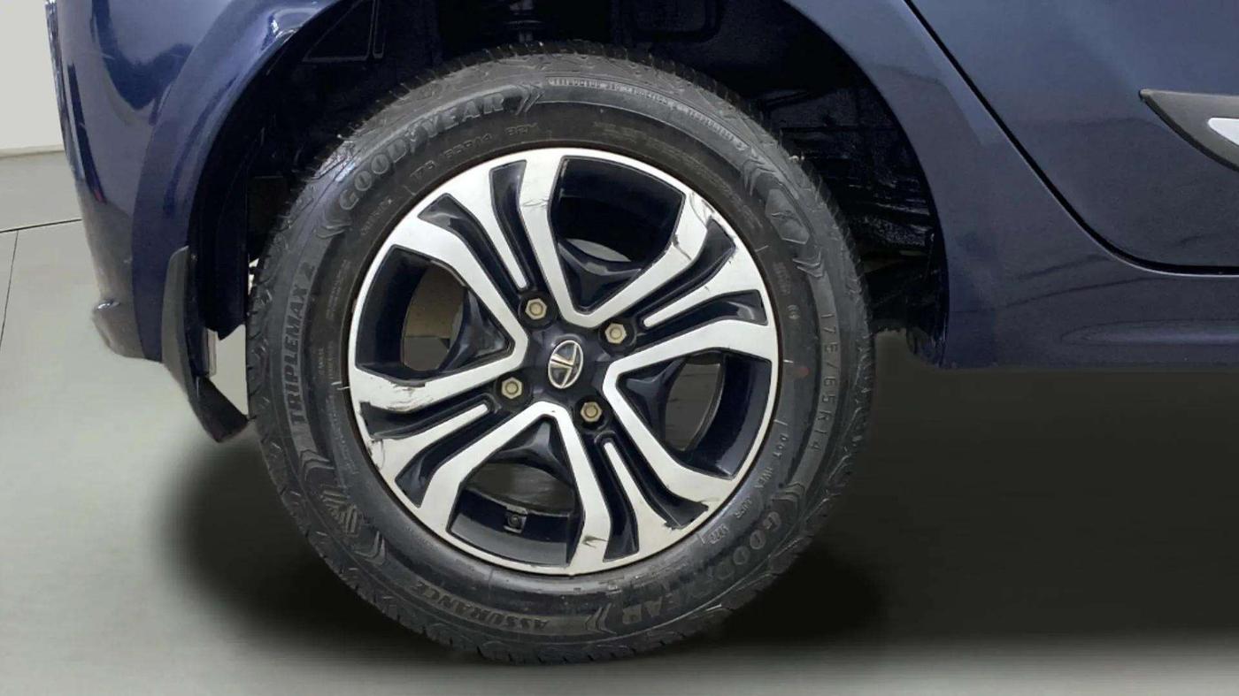 2022 Tata Tiago XT PETROL, Petrol, Manual, 23,917 km, Right Rear Wheel