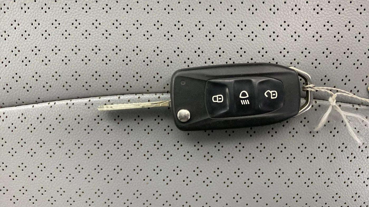 2022 Tata Tiago XT PETROL, Petrol, Manual, 23,917 km, Key Close Up