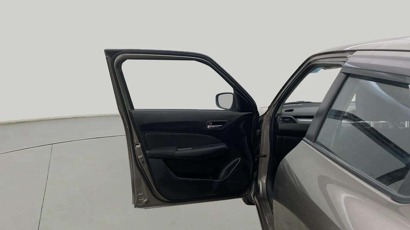 2018 Maruti Swift VXI, Petrol, Manual, 58,997 km, LHS Front Door