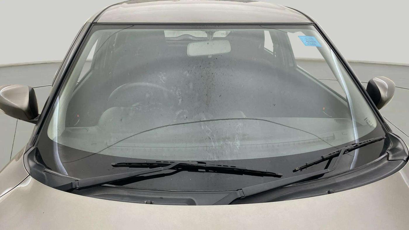 2018 Maruti Swift VXI, Petrol, Manual, 58,997 km, Front Windshield
