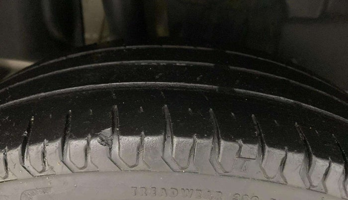 2018 Maruti Swift VXI, Petrol, Manual, 58,997 km, Right Rear Tyre Tread