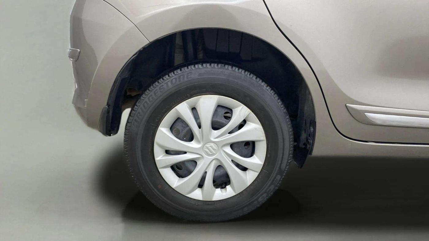 2018 Maruti Swift VXI, Petrol, Manual, 58,997 km, Right Rear Wheel
