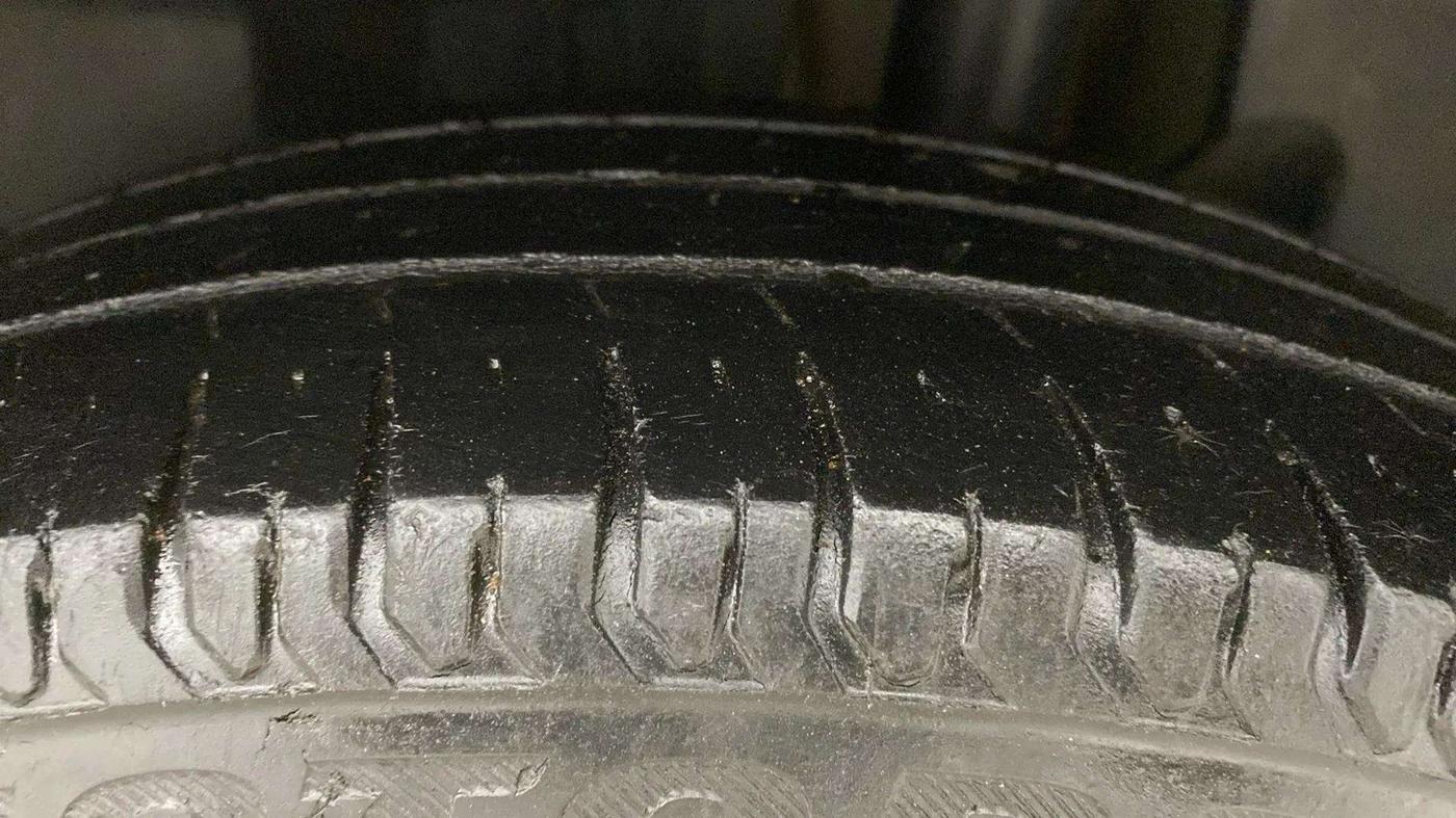 2018 Maruti Swift VXI, Petrol, Manual, 58,997 km, Left Rear Tyre Tread