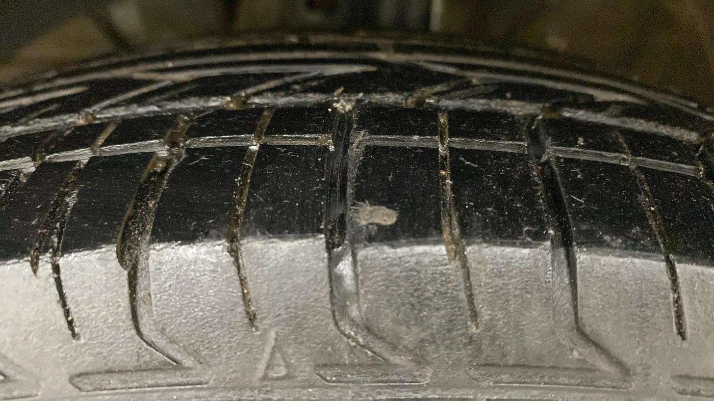 2018 Maruti Swift VXI, Petrol, Manual, 58,997 km, Left Front Tyre Tread