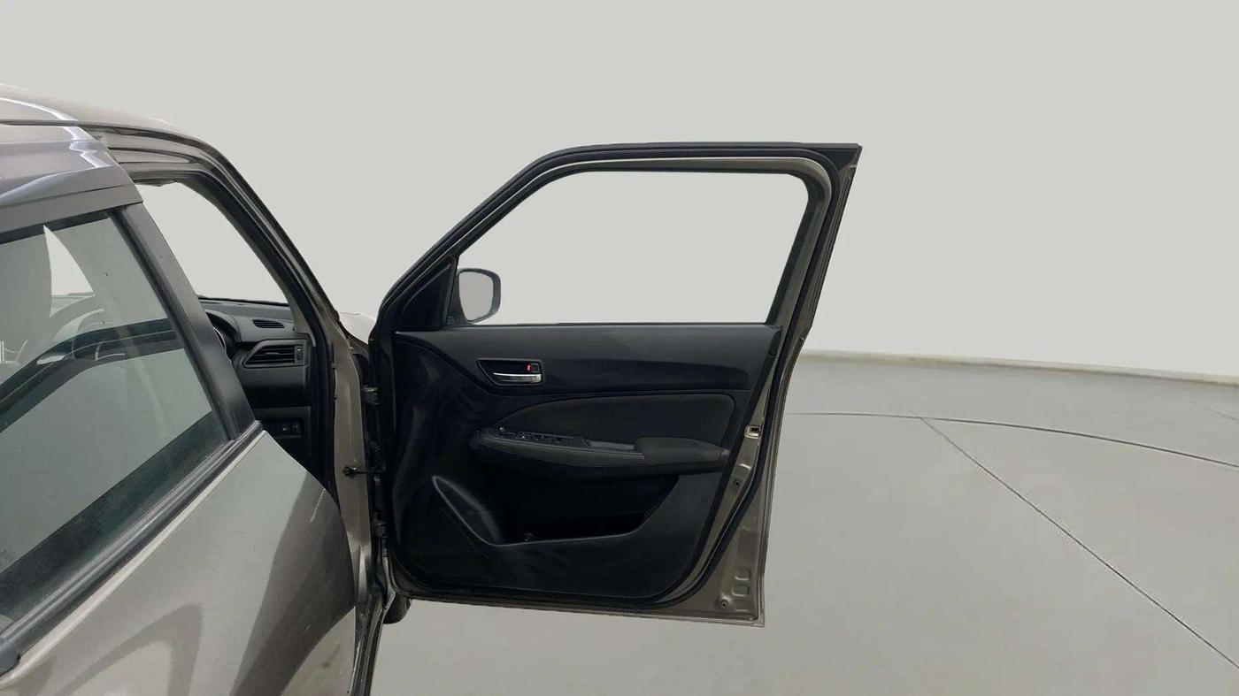 2018 Maruti Swift VXI, Petrol, Manual, 58,997 km, RHS Front Door
