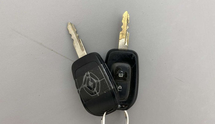 2017 Renault Kwid RXT 1.0, Petrol, Manual, 32,495 km, Key Close Up