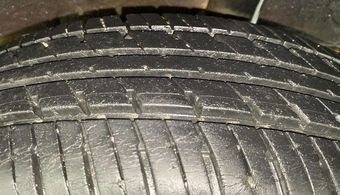 2017 Renault Kwid RXT 1.0, Petrol, Manual, 32,495 km, Left Rear Tyre Tread