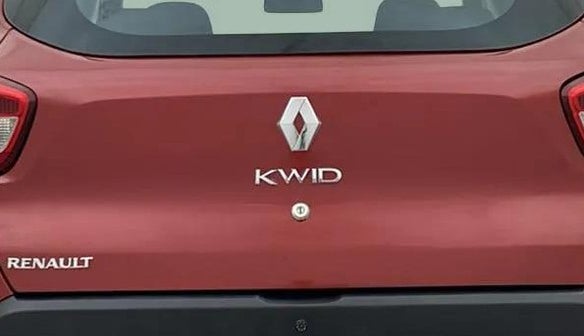 2017 Renault Kwid RXT 1.0, Petrol, Manual, 32,495 km, Dicky (Boot door) - Slightly dented
