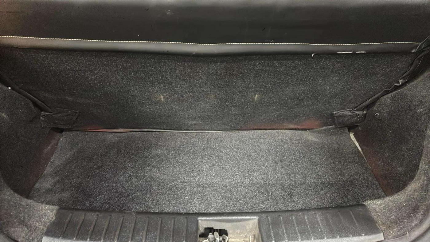 2016 Mahindra Kuv100 K6 PLUS 6 STR, Petrol, Manual, 46,427 km, Boot Inside
