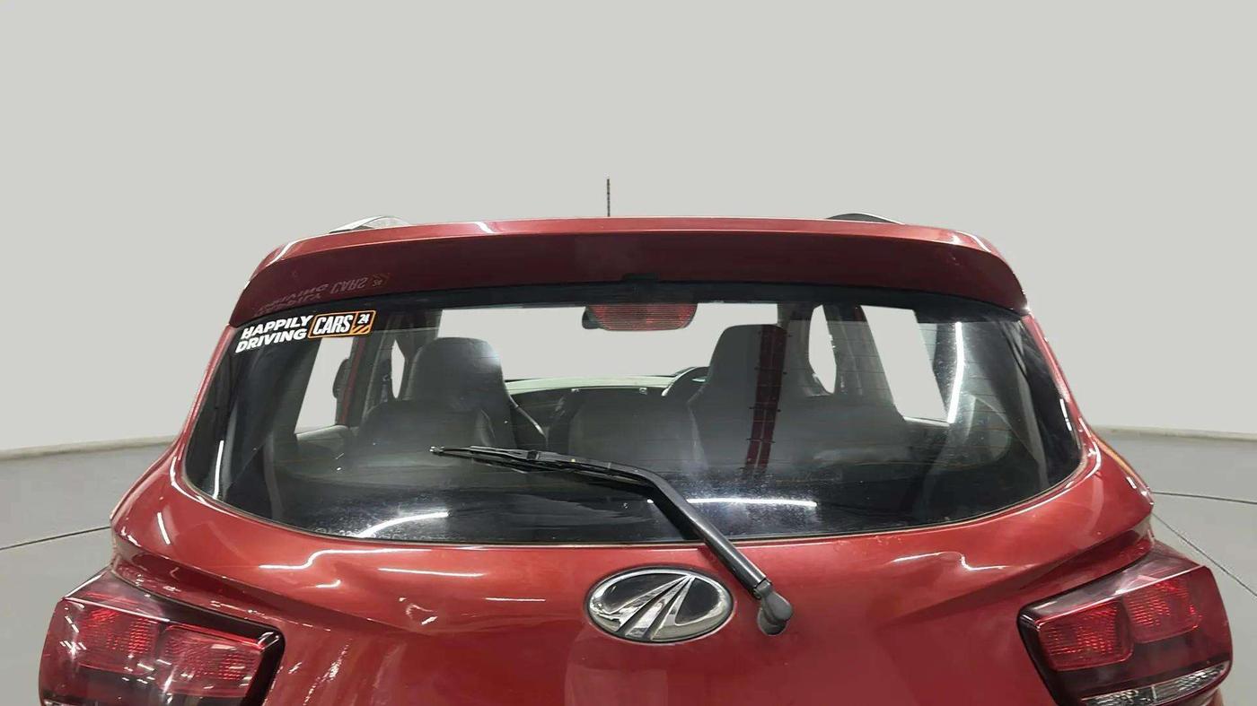 2016 Mahindra Kuv100 K6 PLUS 6 STR, Petrol, Manual, 46,427 km, Rear Windshield