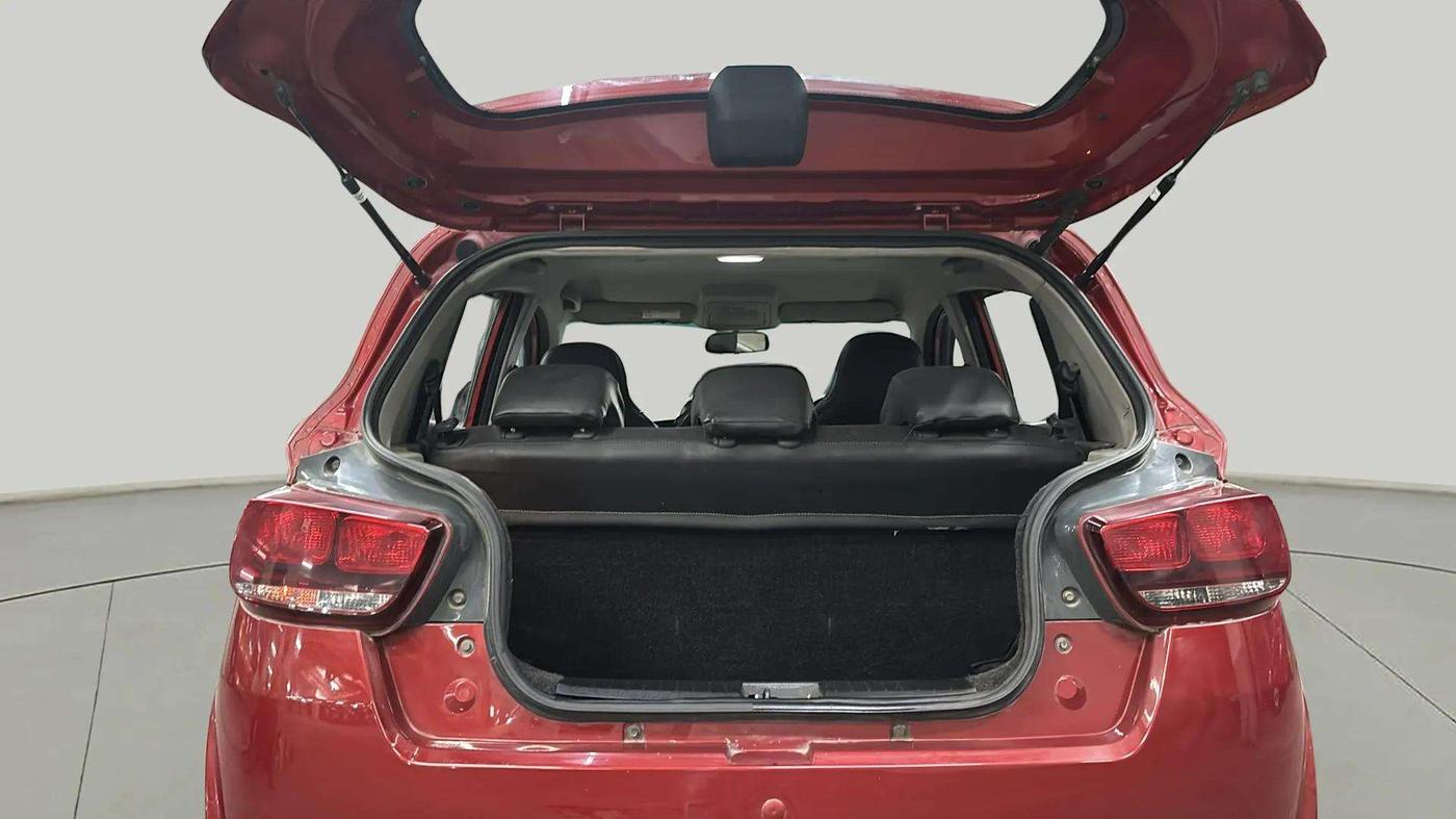 2016 Mahindra Kuv100 K6 PLUS 6 STR, Petrol, Manual, 46,427 km, Boot Open Zoomed View