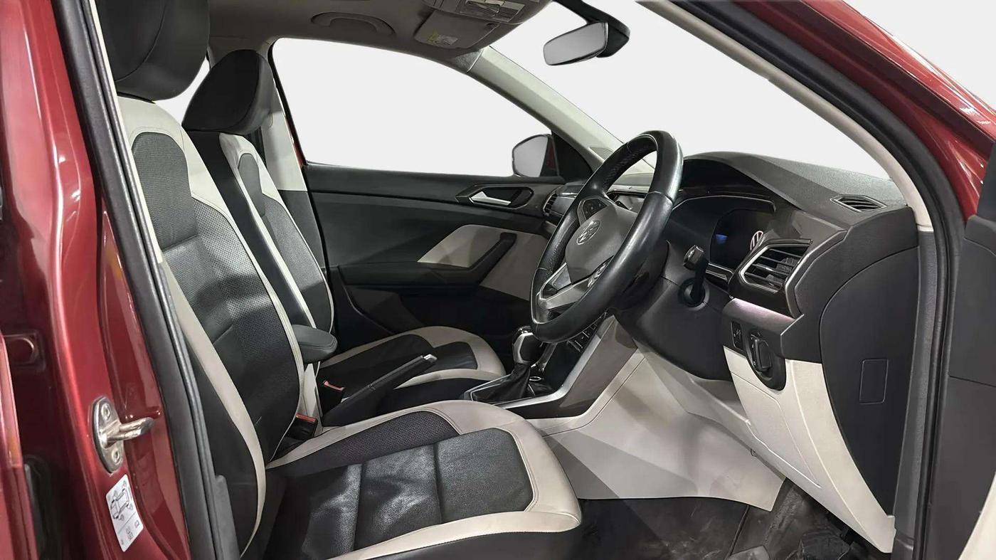 2022 Volkswagen TAIGUN TOPLINE 1.0 TSI AT, Petrol, Automatic, 35,611 km, Right Side Front Door Cabin