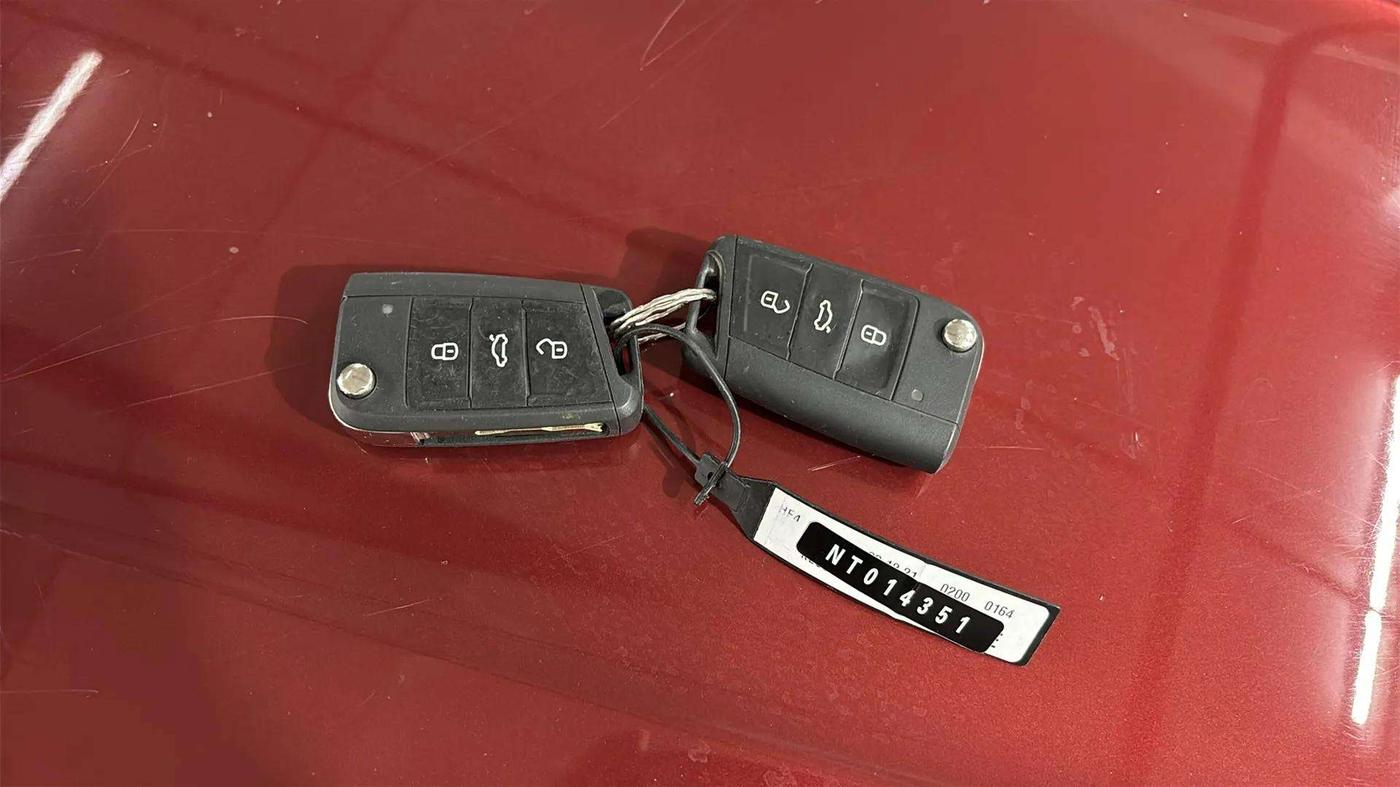 2022 Volkswagen TAIGUN TOPLINE 1.0 TSI AT, Petrol, Automatic, 35,611 km, Key Close Up
