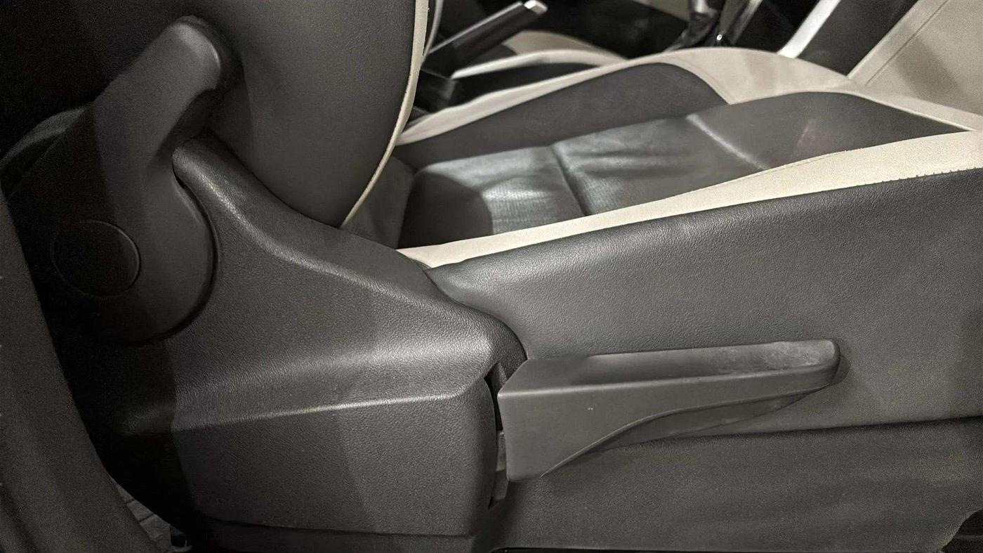 2022 Volkswagen TAIGUN TOPLINE 1.0 TSI AT, Petrol, Automatic, 35,611 km, Driver Side Adjustment Panel