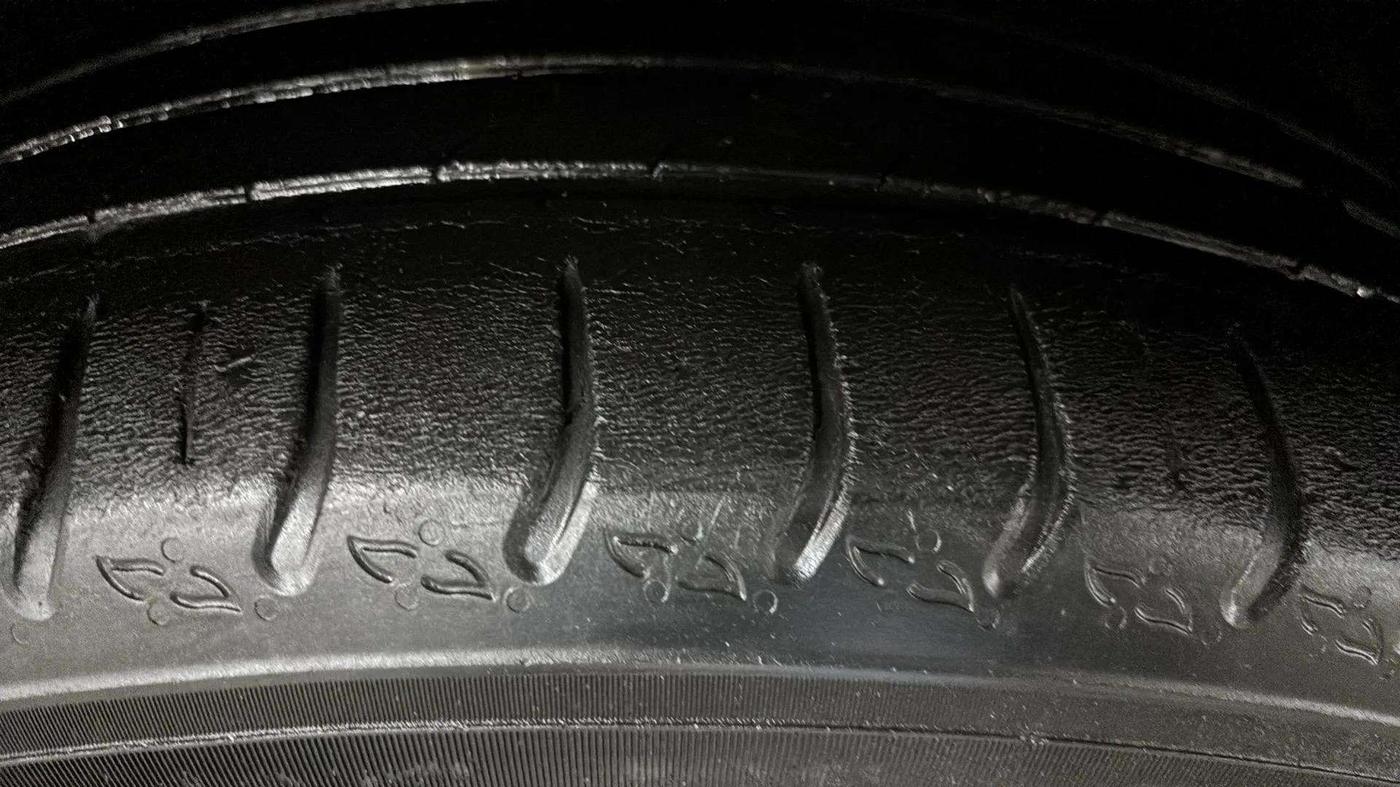 2022 Volkswagen TAIGUN TOPLINE 1.0 TSI AT, Petrol, Automatic, 35,611 km, Left Front Tyre Tread