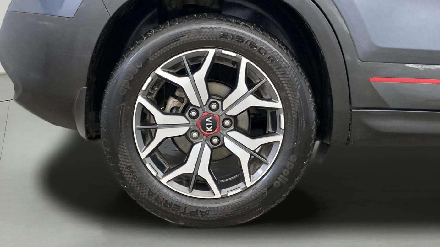 2020 KIA SELTOS GTX PLUS AT 1.5 DIESEL, Diesel, Automatic, 73,072 km, Right Rear Wheel