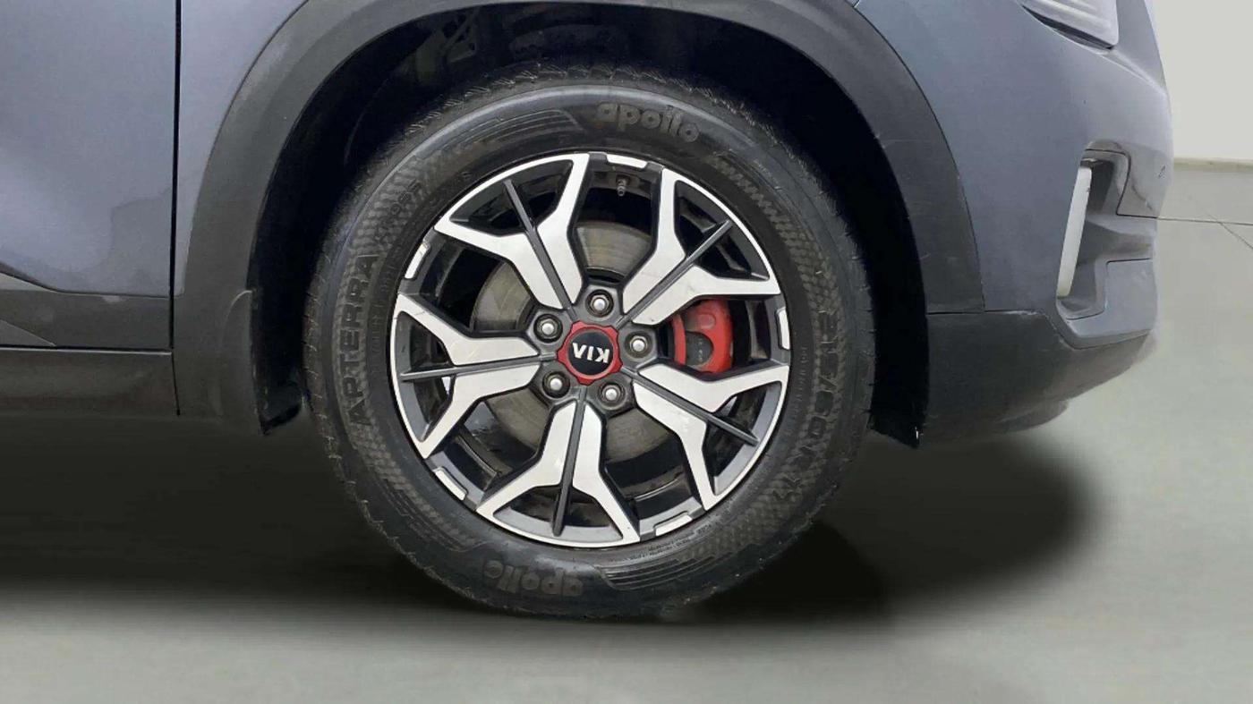 2020 KIA SELTOS GTX PLUS AT 1.5 DIESEL, Diesel, Automatic, 73,072 km, Right Front Wheel