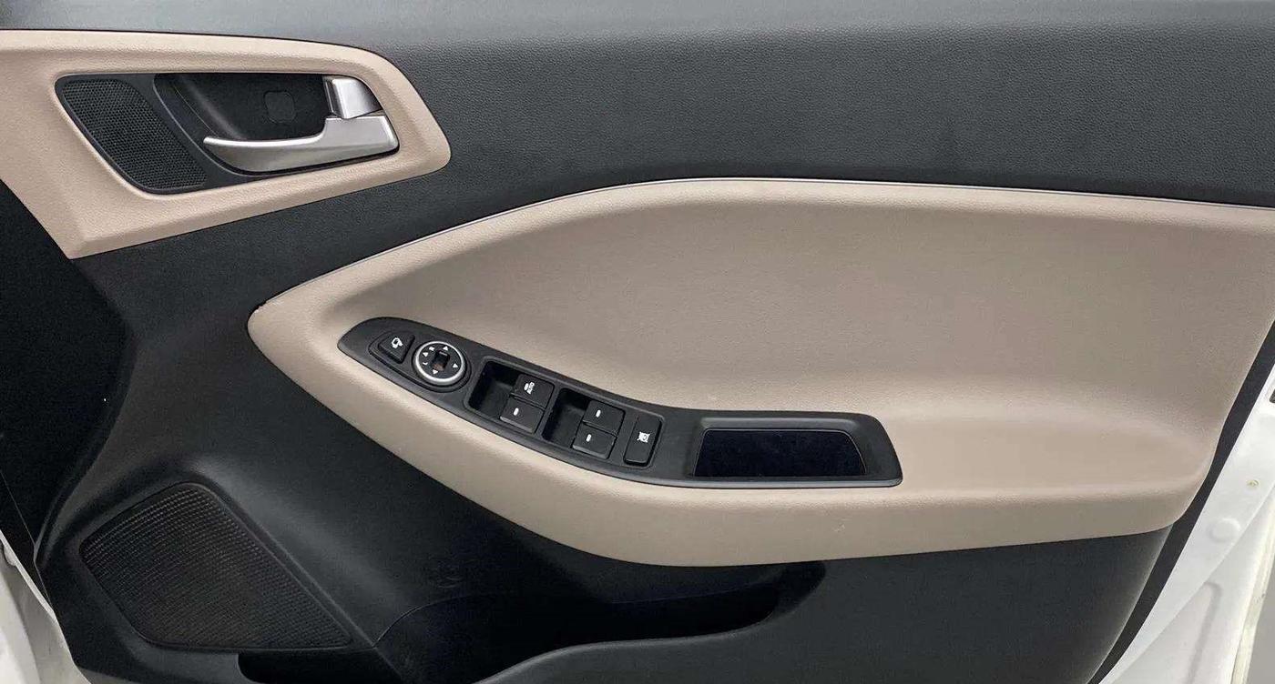 2019 Hyundai Elite i20 ASTA 1.2 (O), Petrol, Manual, 50,629 km, Driver Side Door Panels Control