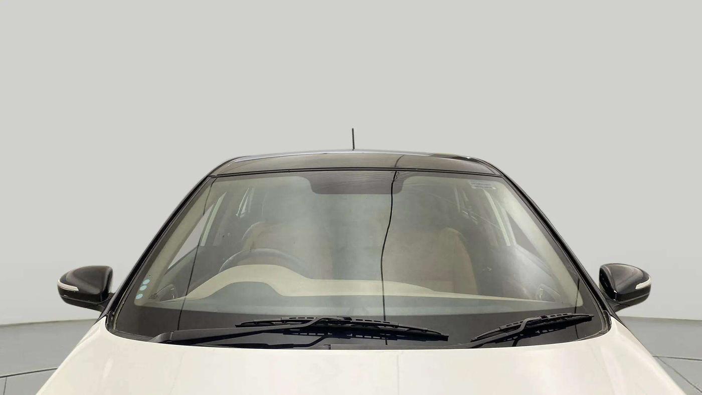 2019 Hyundai Elite i20 ASTA 1.2 (O), Petrol, Manual, 50,629 km, Front Windshield