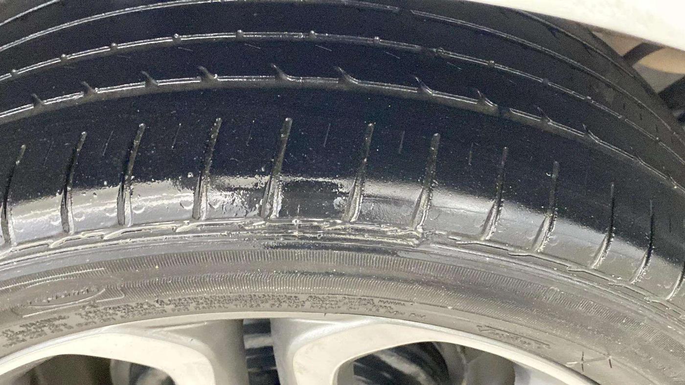 2019 Hyundai Elite i20 ASTA 1.2 (O), Petrol, Manual, 50,629 km, Left Front Tyre Tread